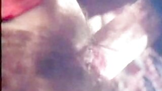 Jasmine jae nuduhake mati massive susu lan masturbates ing jedhing