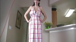 Pigtailed pirang tak cum ing dheweke lambé